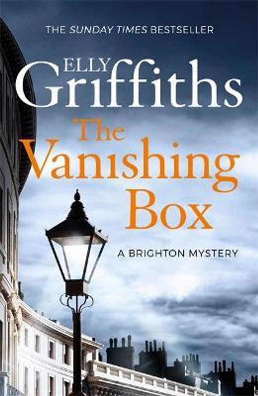 Elly Griffiths / The Vanishing Box  ( The Brighton Mysteries - Book 4 )