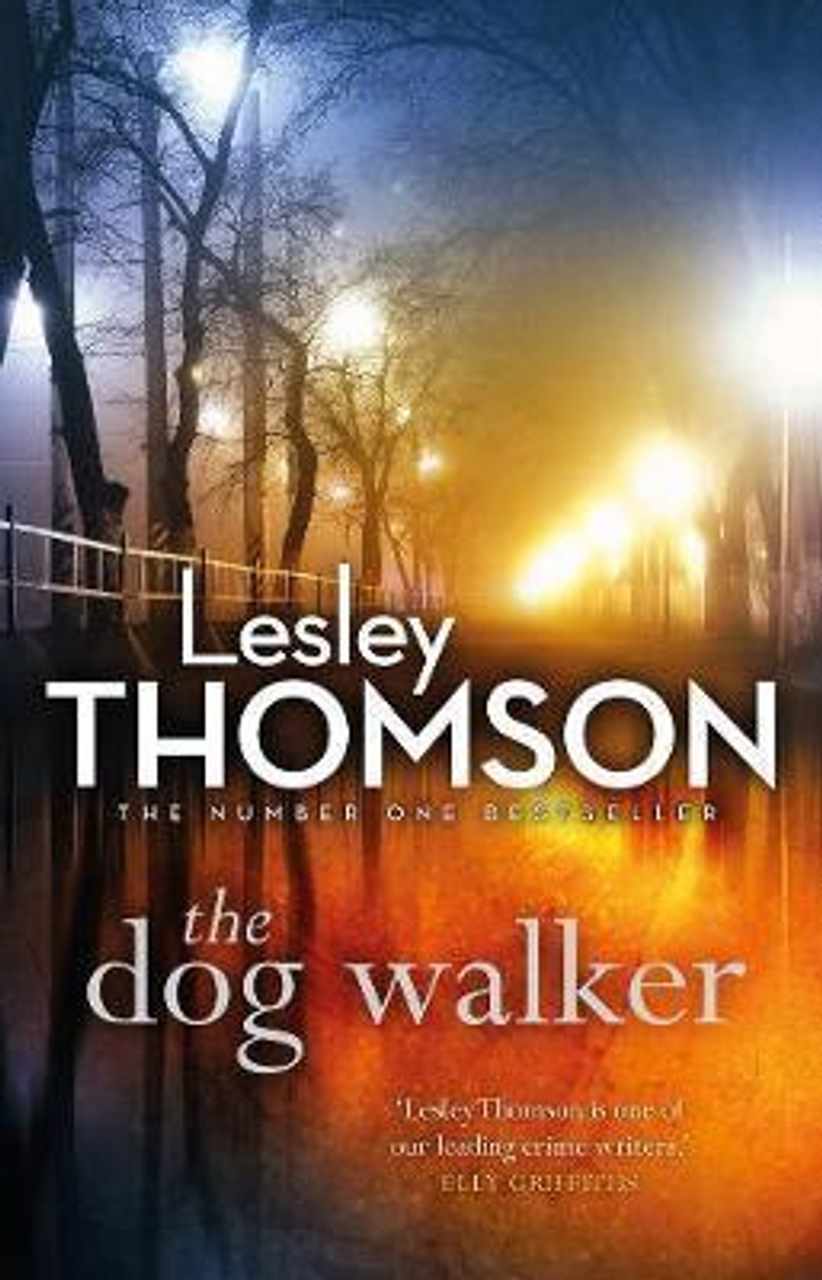 Lesley Thomson / The Dog Walker (Large Paperback)