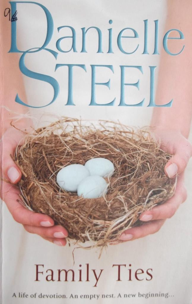 Danielle Steel / Family Ties