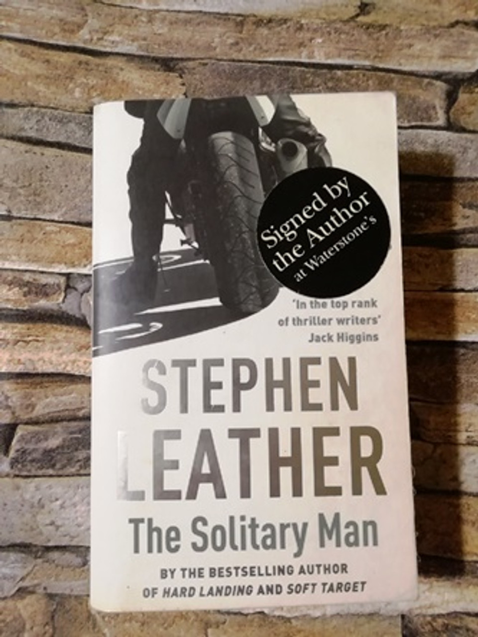 Stephen Leather / The Solitary Man (Signed by the Author) (Paperback)