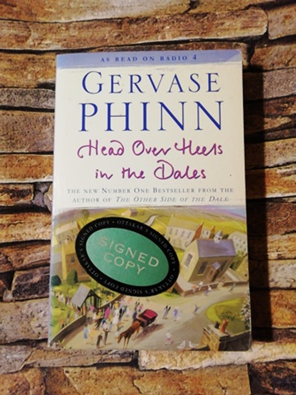 Gervase Phinn / Head Over Heels in the Dales (Signed by the Author) (Paperback)