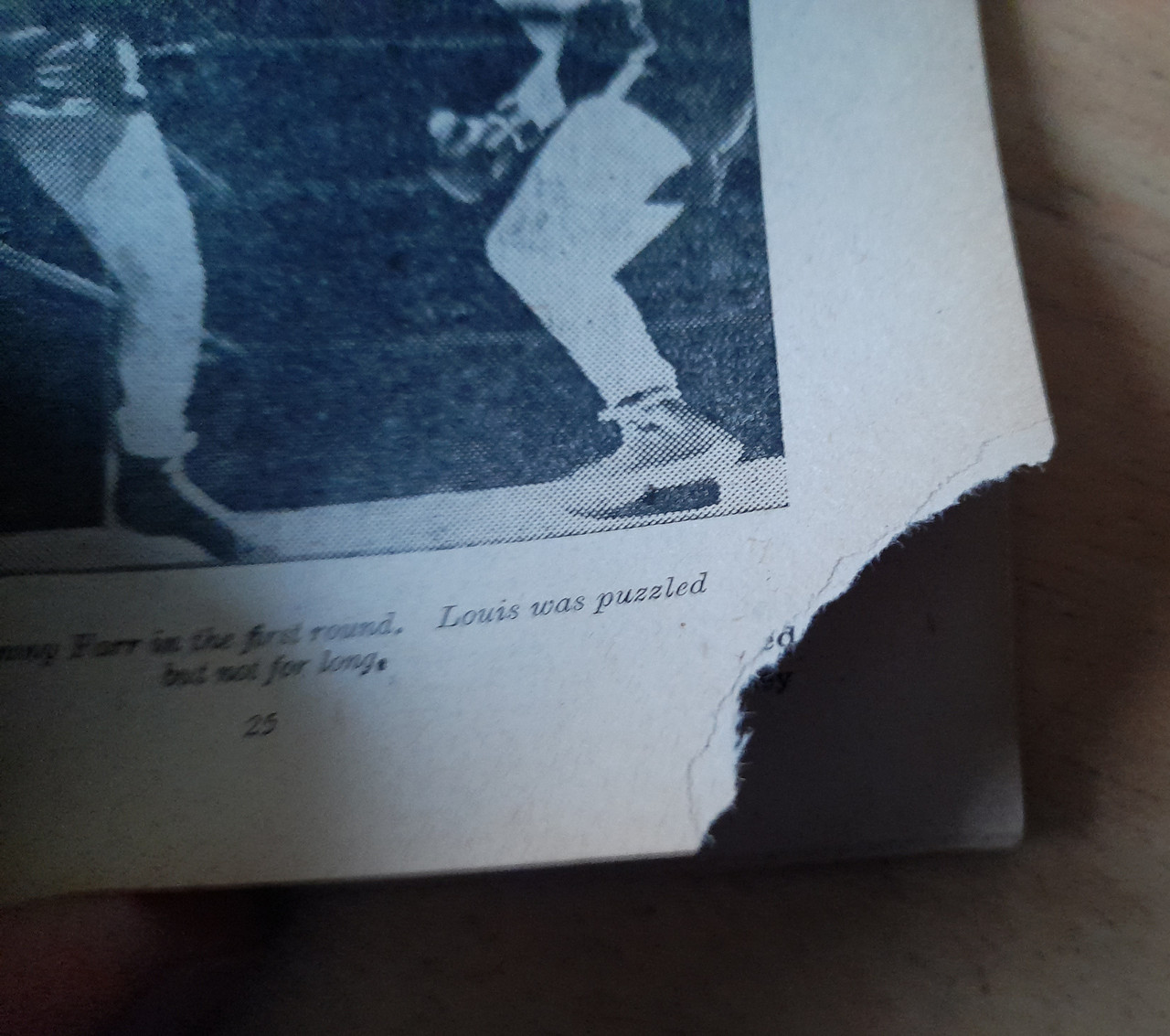 Bell, Norman - The fighting Life of a Fighter : Joe Louis ( WW2 Propaganda PB 1943) Booklet Bell, Norman - The fighting Life of a Fighter : Joe Louis ( WW2 Propaganda PB 1943) Booklet