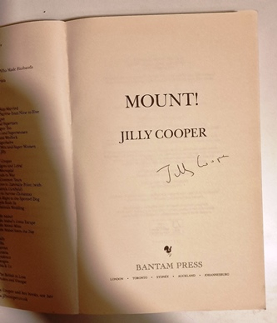 Jilly Cooper / Mount! (Signed by the Author) (Large Paperback)