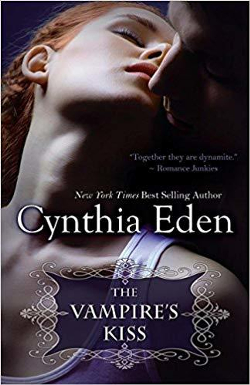 Cynthia Eden / The Vampire's Kiss (Large Paperback)