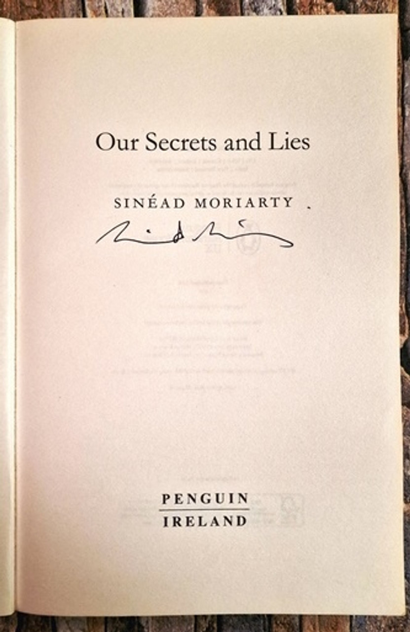 Sinead Moriarty / Our Secrets and Lies (Signed by the Author) (Large Paperback)