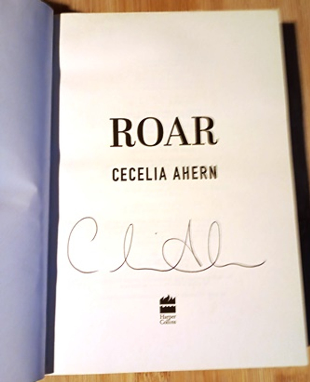 Cecelia Ahern / Roar.. (Signed by the Author) (Hardback)