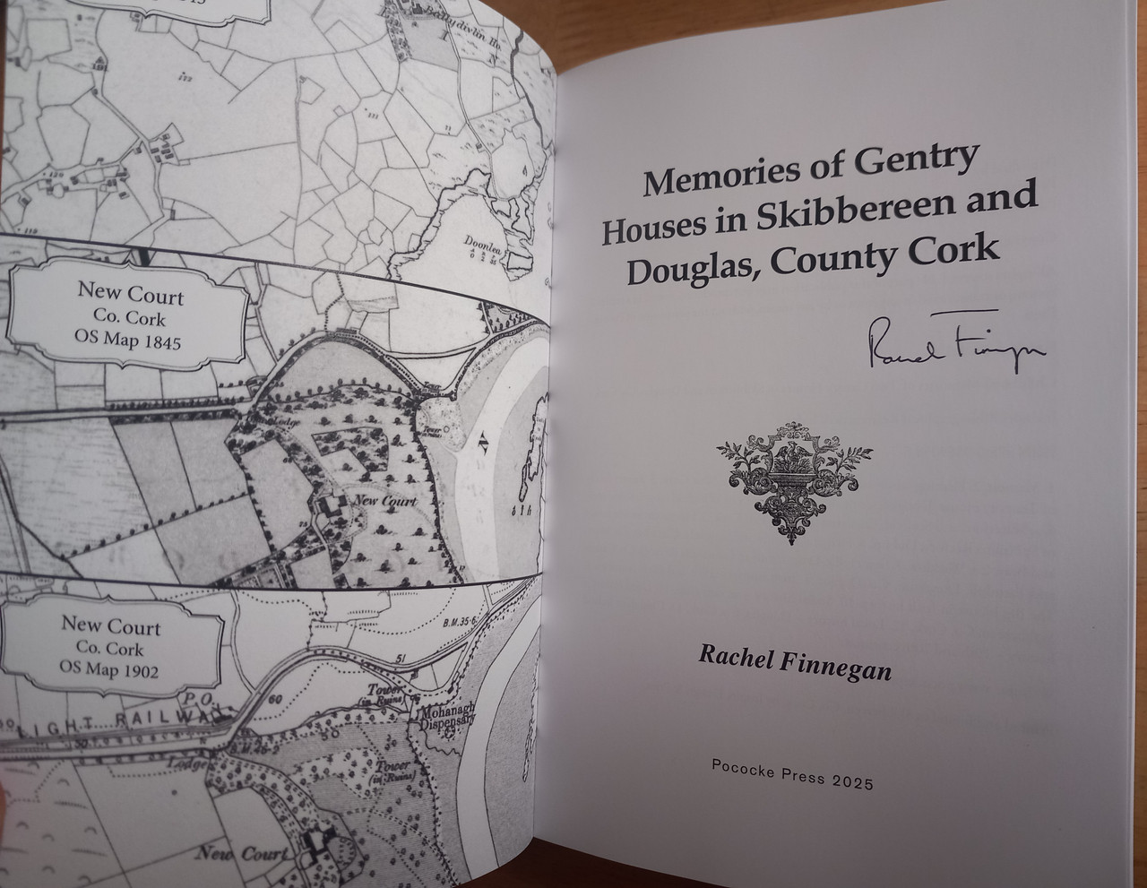 Rachel Finnegan ( Editor) - Memories of Gentry Houses in Skibbereen and Douglas, County Cork - PB - BRAND NEW
