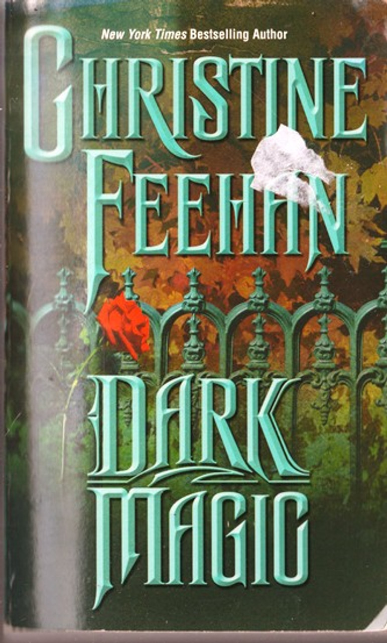 Christine Feehan / Dark Magic (Lesser Grade Paperback) Christine Feehan / Dark Magic (Lesser Grade Paperback)