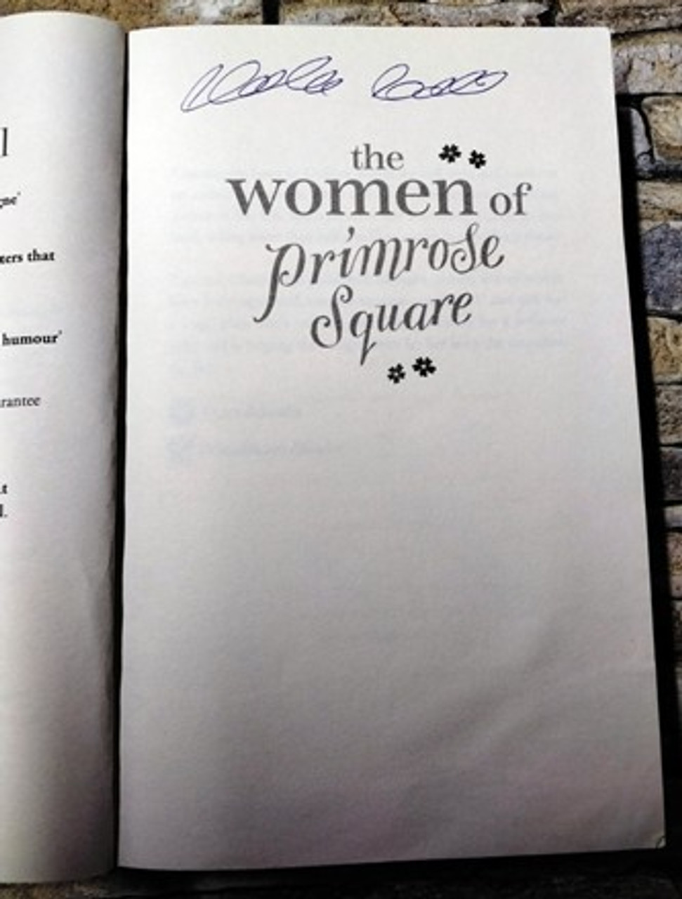 Claudia Carroll / The Women of Primrose Square (Signed by the Author). (Large Paperback)