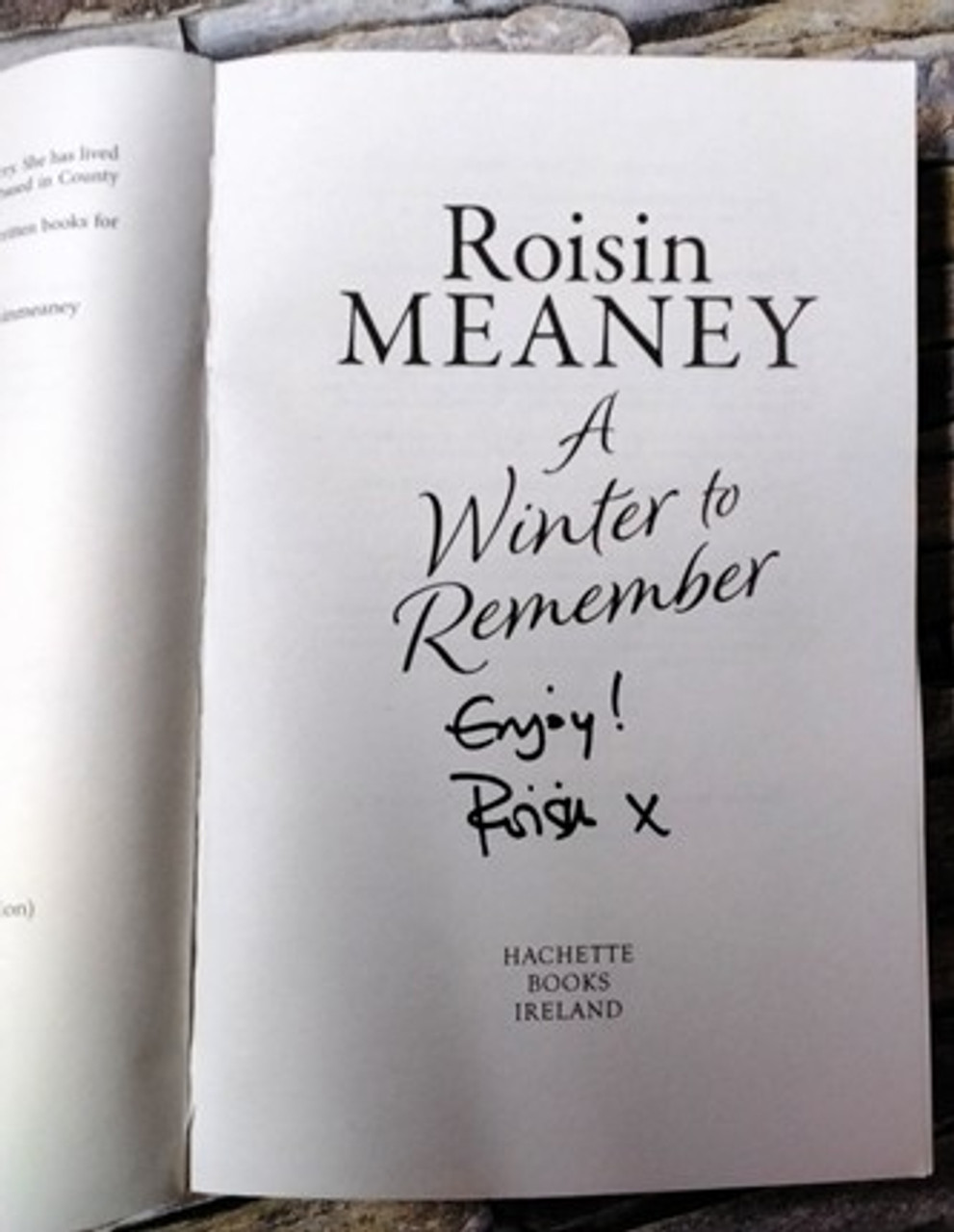 Roisin Meaney / A Winter to Remember  (Signed by the Author) (Large Paperback)