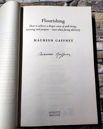 Maureen Gaffney / Flourishing (Signed by the Author) (Large Paperback)