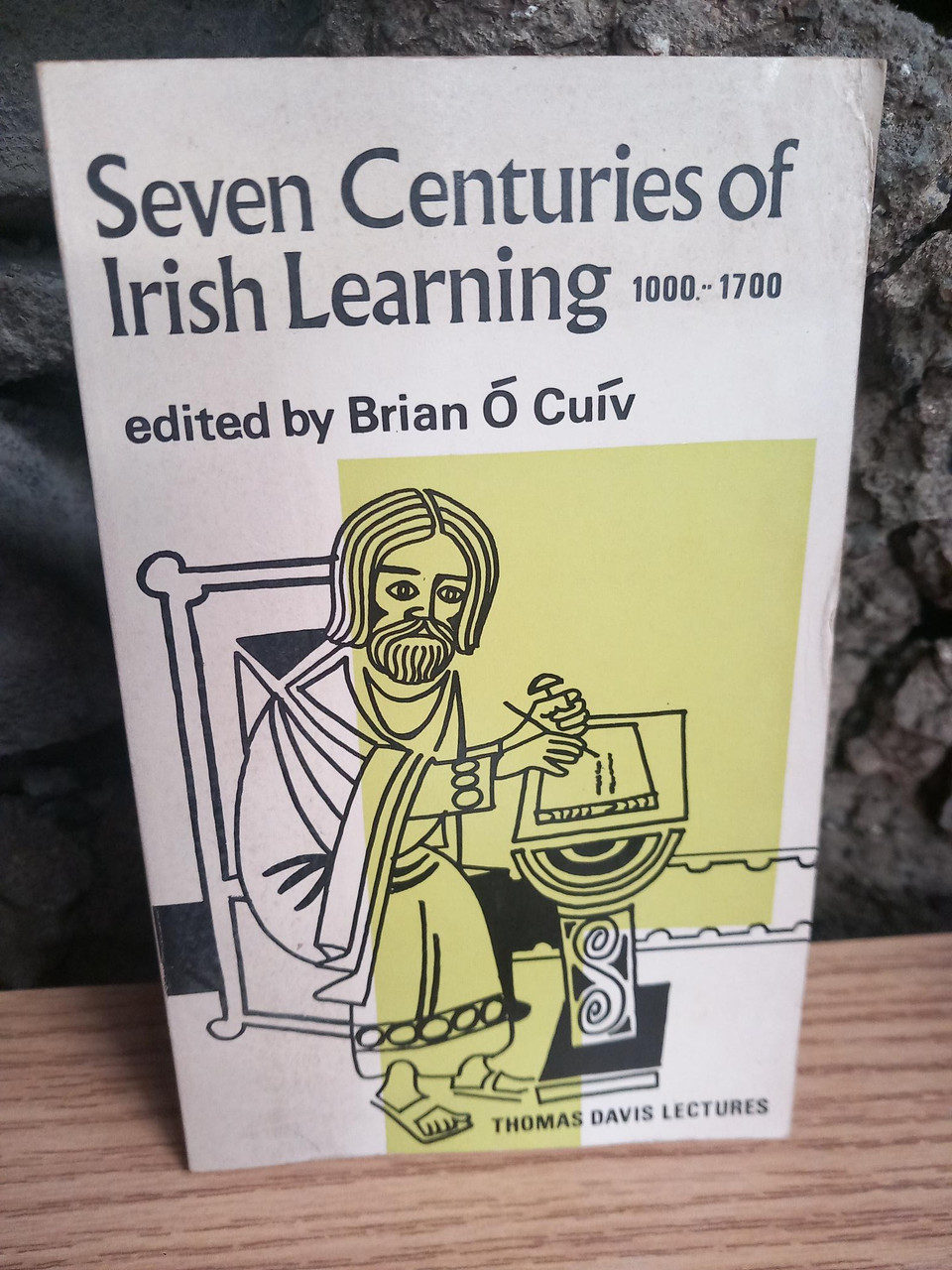 Brian Ó Cuiv ( Editor) - Seven Centuries of Irish Learning ( 1000-1700) - PB