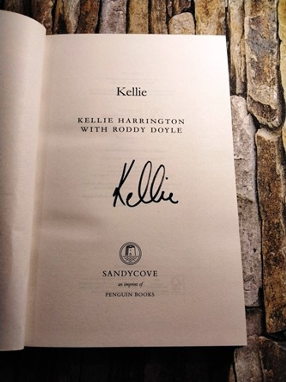 Kellie Harrington / Kellie.. (Signed by the Author) (Hardback)