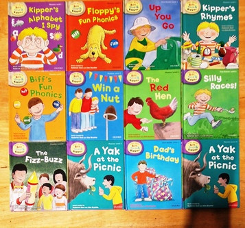 Read With Biff, Chip & Kipper: Phonics (11 Hardback Book Collection)
