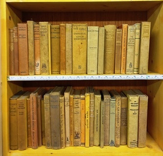 1 Meter of Antiquarian books Brown Covers Met 31