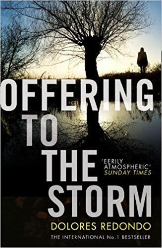 Dolores Redondo / Offering to the Storm (Large Paperback)