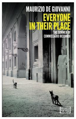 Maurizio de Giovanni / Everyone in Their Place (Large Paperback)