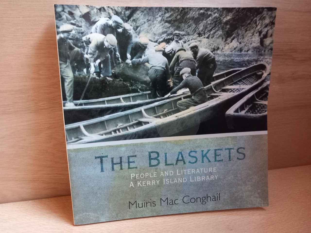 Muiris Mac Conghail - The Blaskets : A Kerry Island Library - PB - illustrated - Reprint 2006