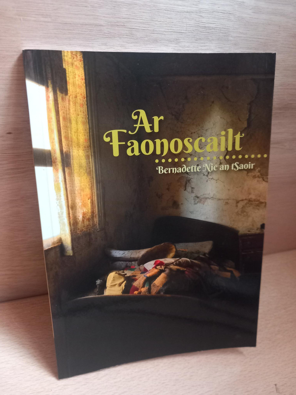 Bernadette Nic an tSaoir - Ar Faonoscailt - PB - Filíocht