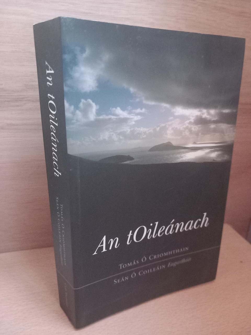 Tomás Ó Criomhthain - An tOileánach (The Islandman)  - Eagraithe ag Seán Ó Coileáin - PB  - 2003