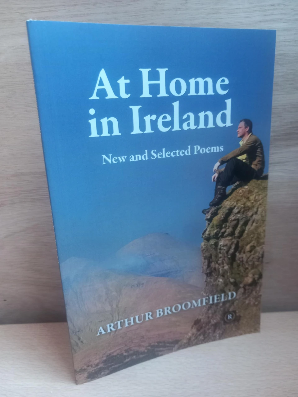 Arthur Broomfield - At Home in Ireland : New & Selected Poems - PB