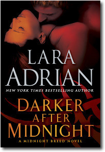 Lara Adrian / Darker After Midnight (Hardback)