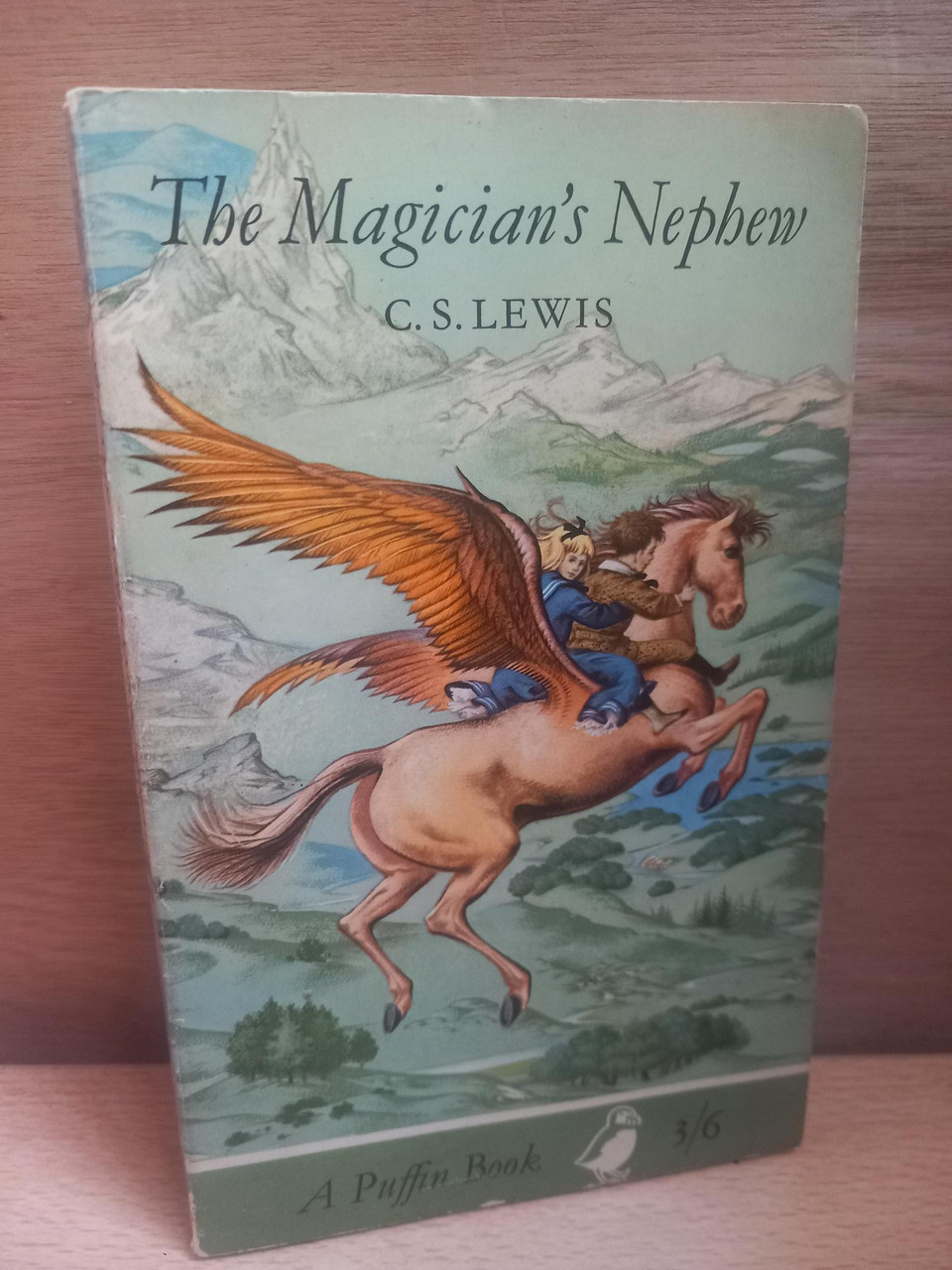 C. S. Lewis - The Magician's Nephew ( Chronicles of Narnia - PB - Vintage Puffin Pb 1967) - Pailine Baynes Art
