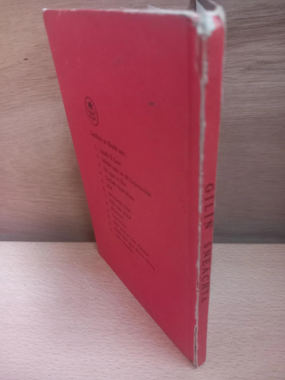 Máire Ní Ghráda (Aistritheoir) - Ladybird - Gilín Sneachta (Vintage HB ) As Gaeilge