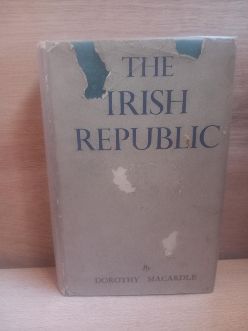 Dorothy MacArdle - The Irish Republic - HB  4th Edition 1951 ( Originally 1937) - Revolutionary Ireland