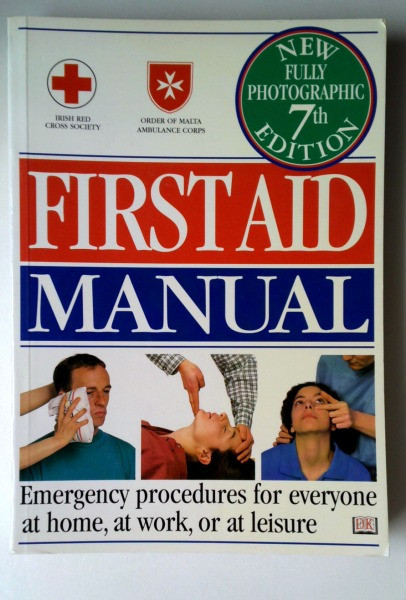 Irish Edition - Dk / First Aid Manual (Large Paperback)