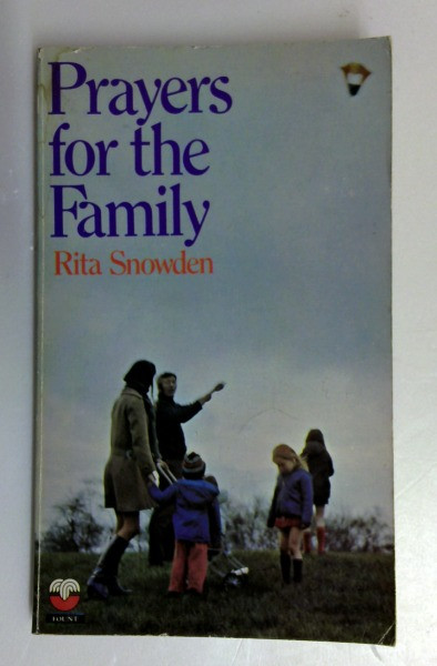 Rita Snowden / Prayers for the Family (Vintage Paperback)
