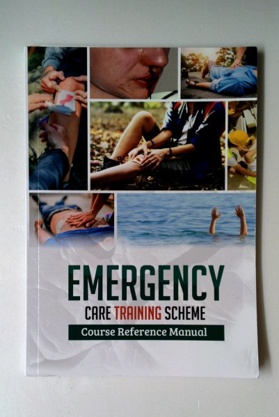 Dave Hick / Emergency Care Training Scheme (Large Paperback)