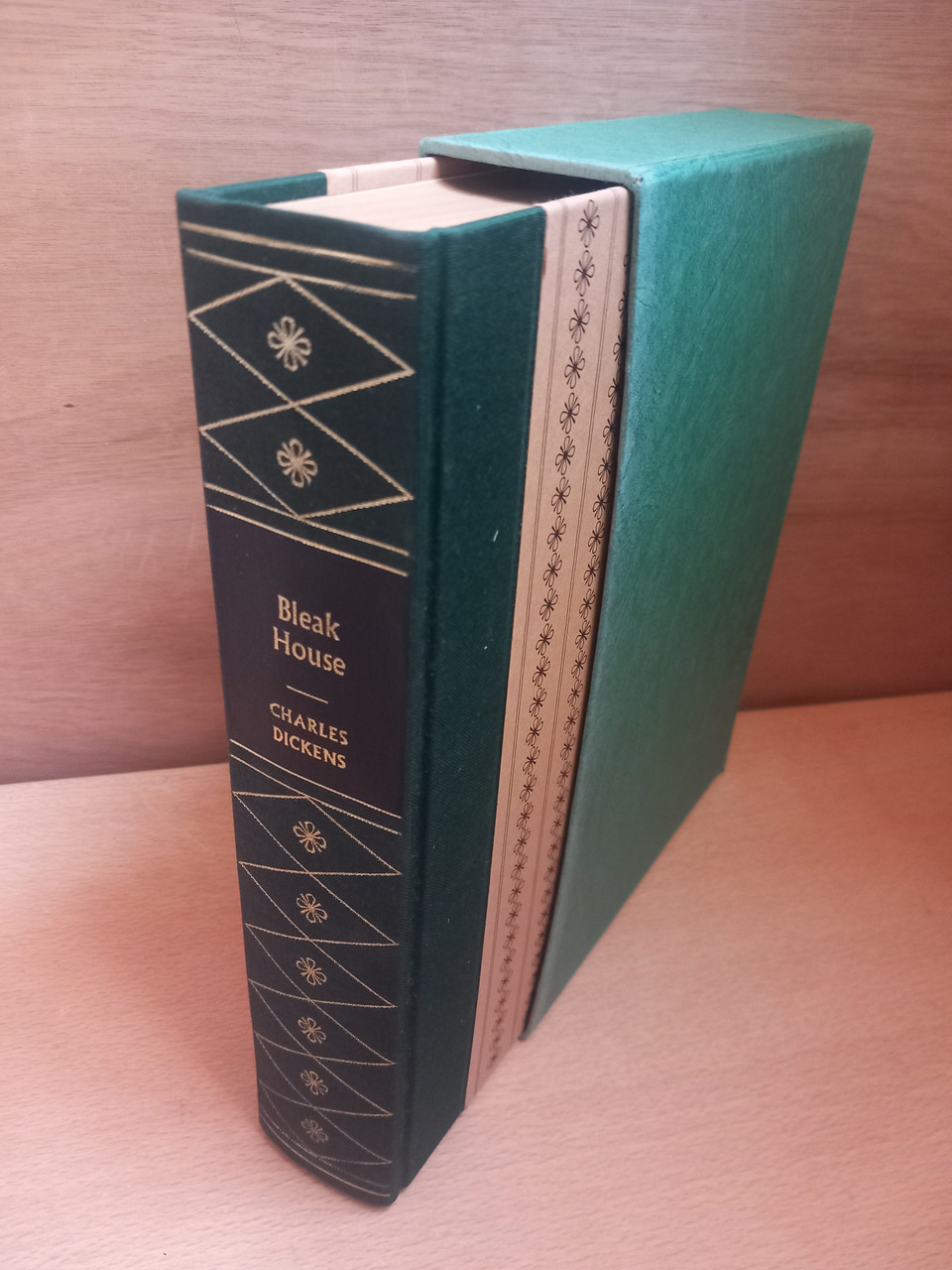 Charles Dickens - Bleak House ( HB Slipcased Folio Society Edition) 1985