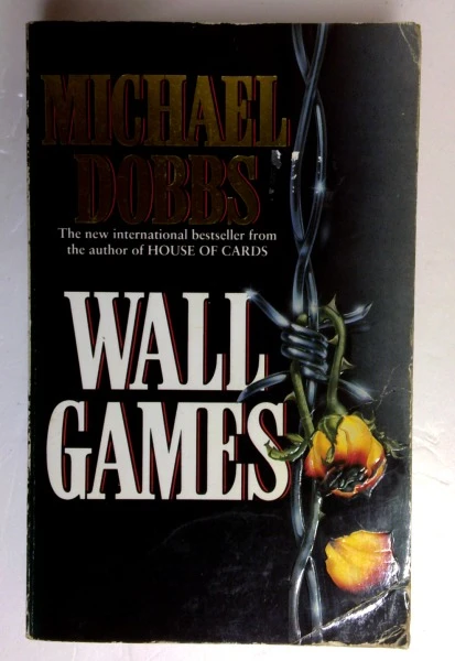 Michael Dobbs / Wall Games (Older Edition Small Paperback)