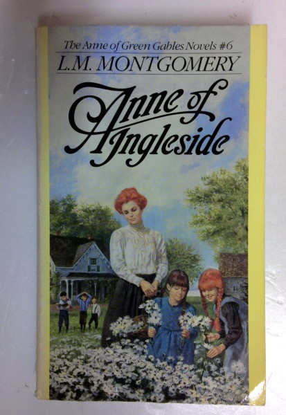 L.M. Montgomery / Anne of Ingleside (Anne of Green Gables) (Older Edition Small Paperback)