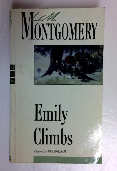 L.M. Montgomery / Emily Climbs (New Canadian Library S.) (Older Edition Small Paperback)