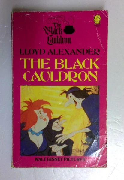 Lloyd Alexander / The Black Cauldron (Older Edition Small Paperback)