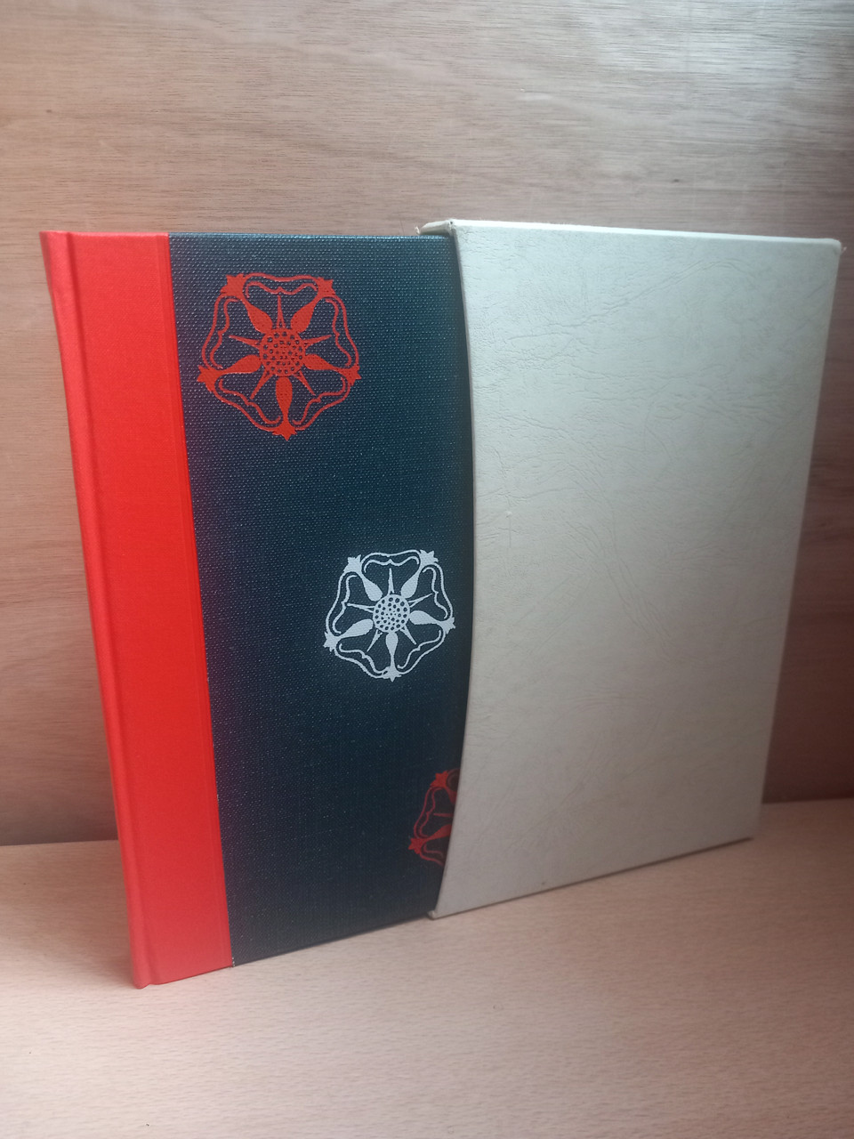 Richard Barber ( Editor) - The Pastons : A Family in the Wars of the Roses - HB Slipcased Folio Society Edition - 1981