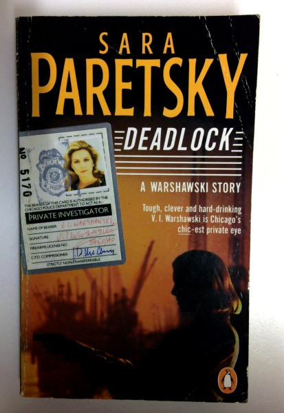 Sara Paretsky / Deadlock: A V.i. Warshawski Novel (Older Edition Small Paperback)