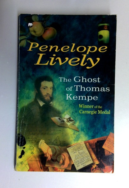 Penelope Lively / The Ghost of Thomas Kempe (Older Edition Small Paperback)