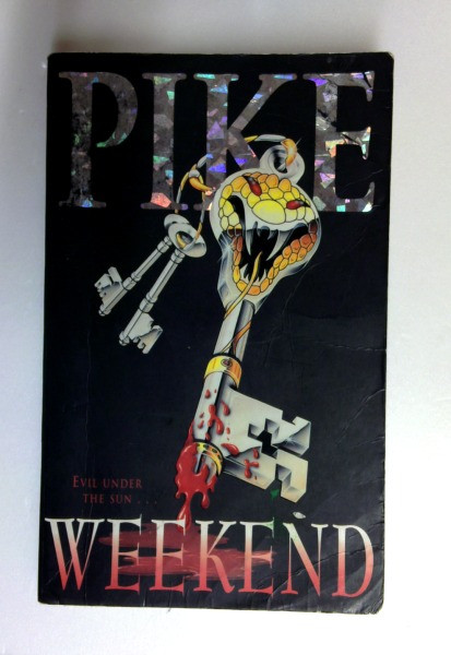 Christopher Pike / Weekend (Older Edition Small Paperback)