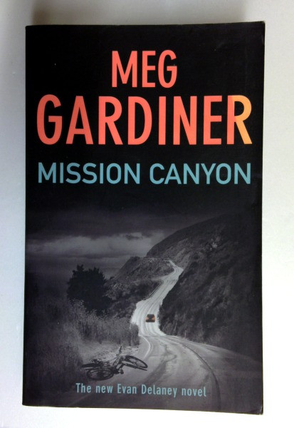 Meg Gardiner / Mission Canyon (Older Edition Small Paperback)