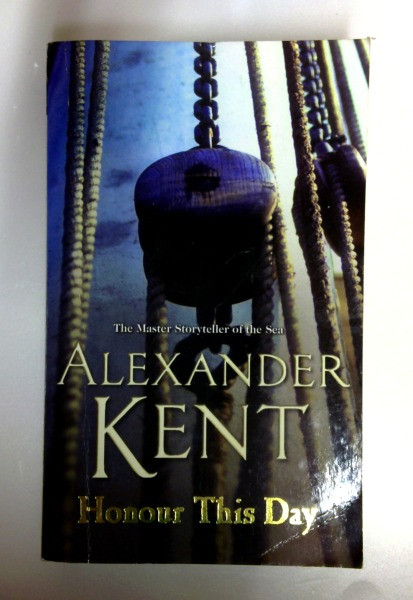 Alexander Kent / Honour This Day (Older Edition Small Paperback)
