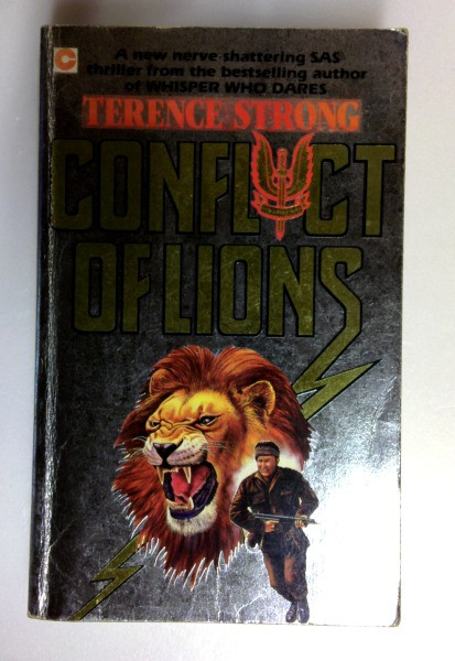 Terence Strong / Conflict of Lions (Older Edition Small Paperback)