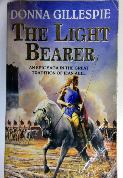Donna Gillespie / The Light Bearer (Older Edition Small Paperback)