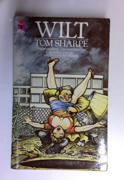 Tom Sharpe / Wilt (Older Edition Small Paperback) (2)
