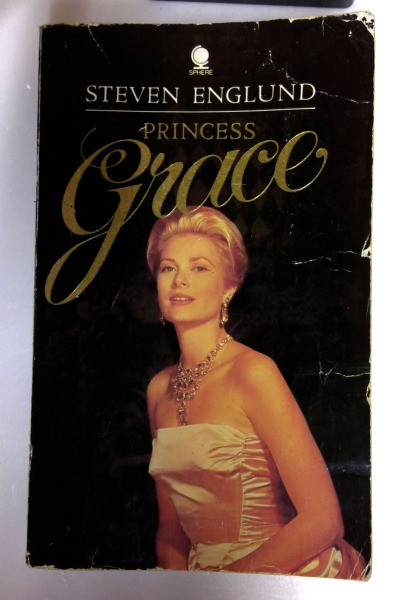 Steven Englund / Princess Grace (Older Edition Small Paperback)
