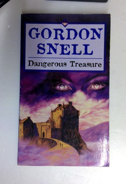 Gordon Snell / Dangerous Treasure (Older Edition Small Paperback) (1)