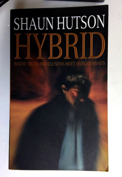 Shaun Hutson / Hybrid (Older Edition Small Paperback)