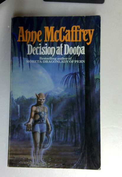 Anne McCaffrey / Decision at Doona (Older Edition Small Paperback)